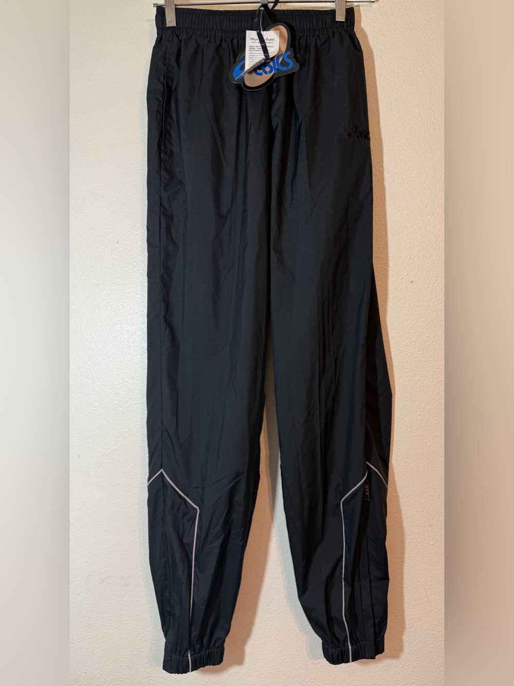 ASICS Men's Vintage Jogger Sweatpants - Size Small NWT wind & water resistant